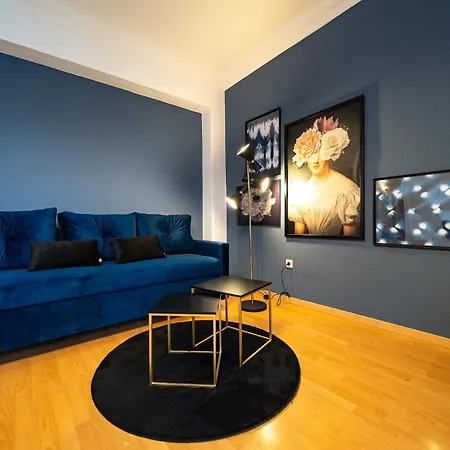 Aufzug Balkon 75m2 Zentral Apartment