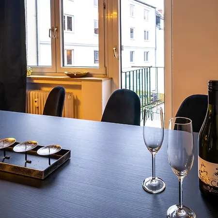 Apartment Aufzug Balkon 75m2 Zentral *
