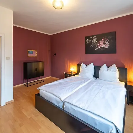 Aufzug Balkon 75m2 Zentral Apartment
