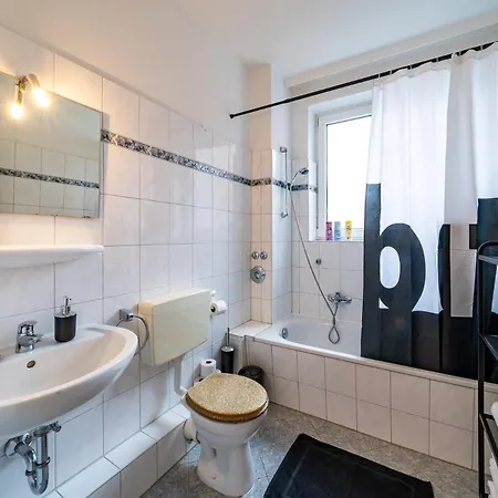 شقة Aufzug Balkon 75m2 Zentral